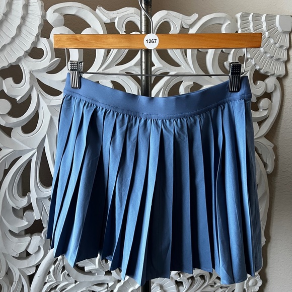 lululemon athletica Blue Pleated Women's Skirt size 6 - Picture 1 of 7